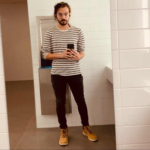 Meet your Posher, Rudy. What up? - Picture 2 of 4